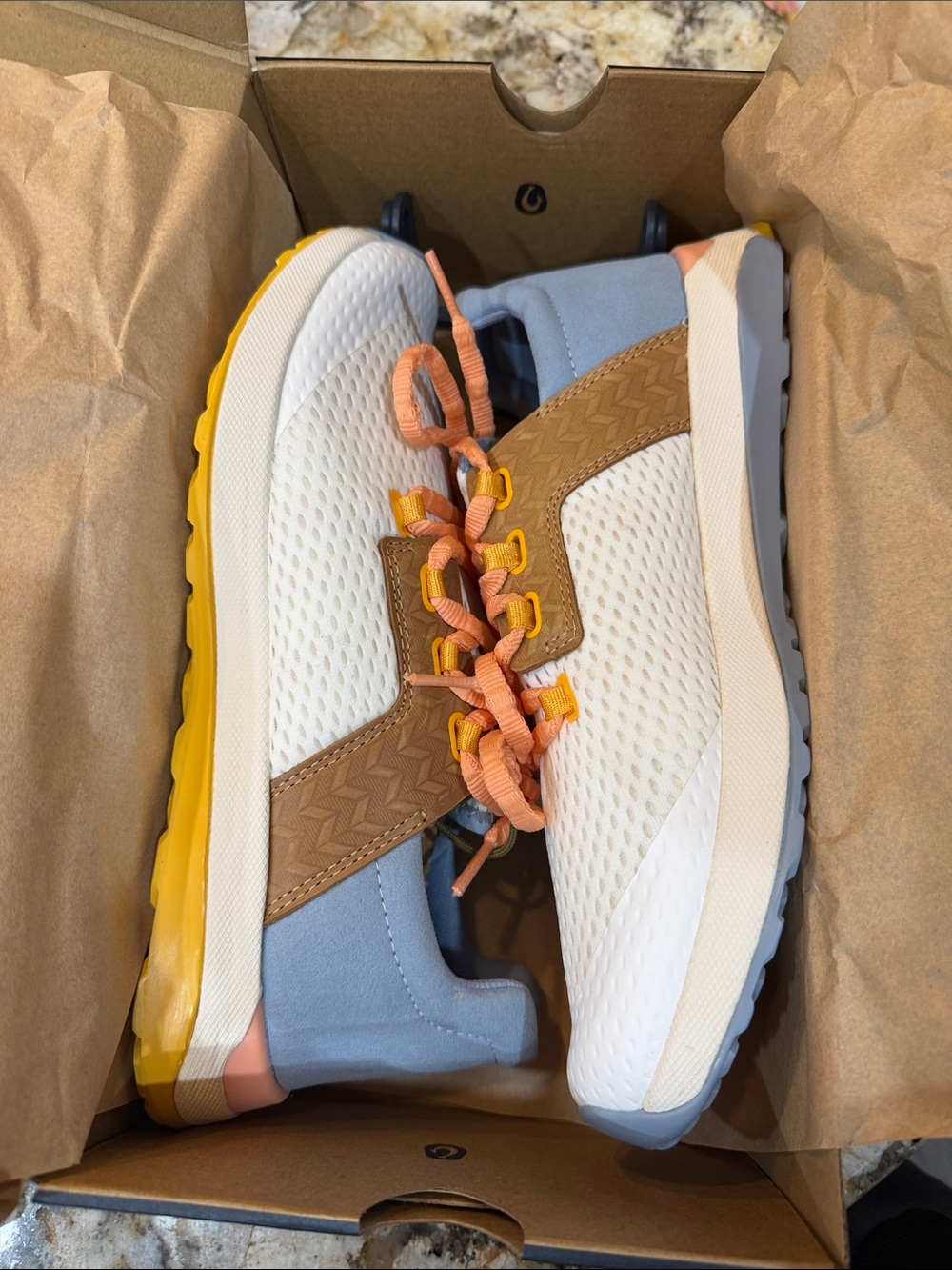 OluKai NWT SIZE 10